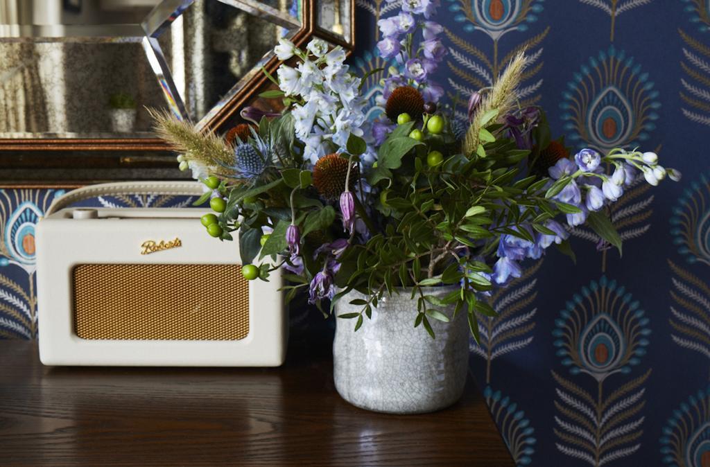 The Roseate Edinburgh - Small Luxury Hotels Of The World Exterior foto A DAB radio