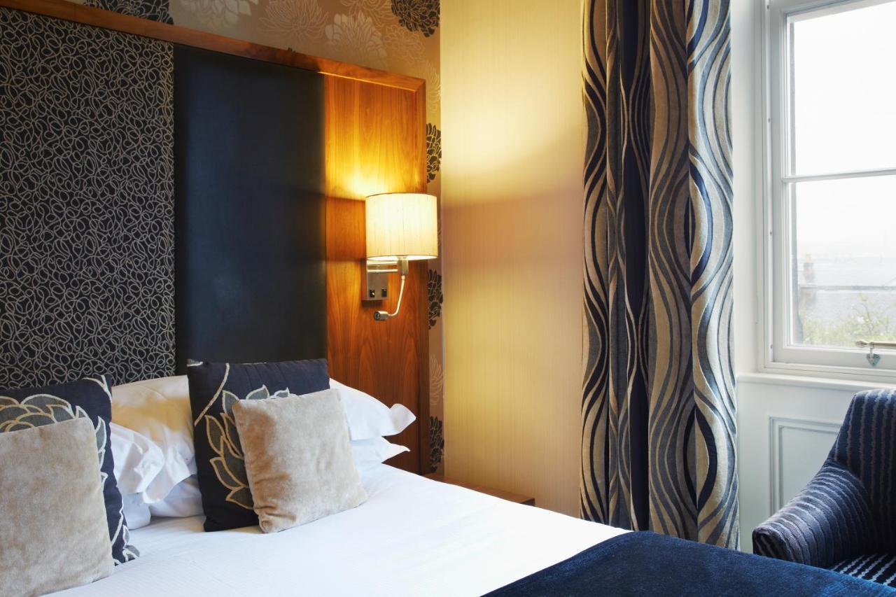 The Roseate Edinburgh - Small Luxury Hotels Of The World Exterior foto A bedroom at the hotel