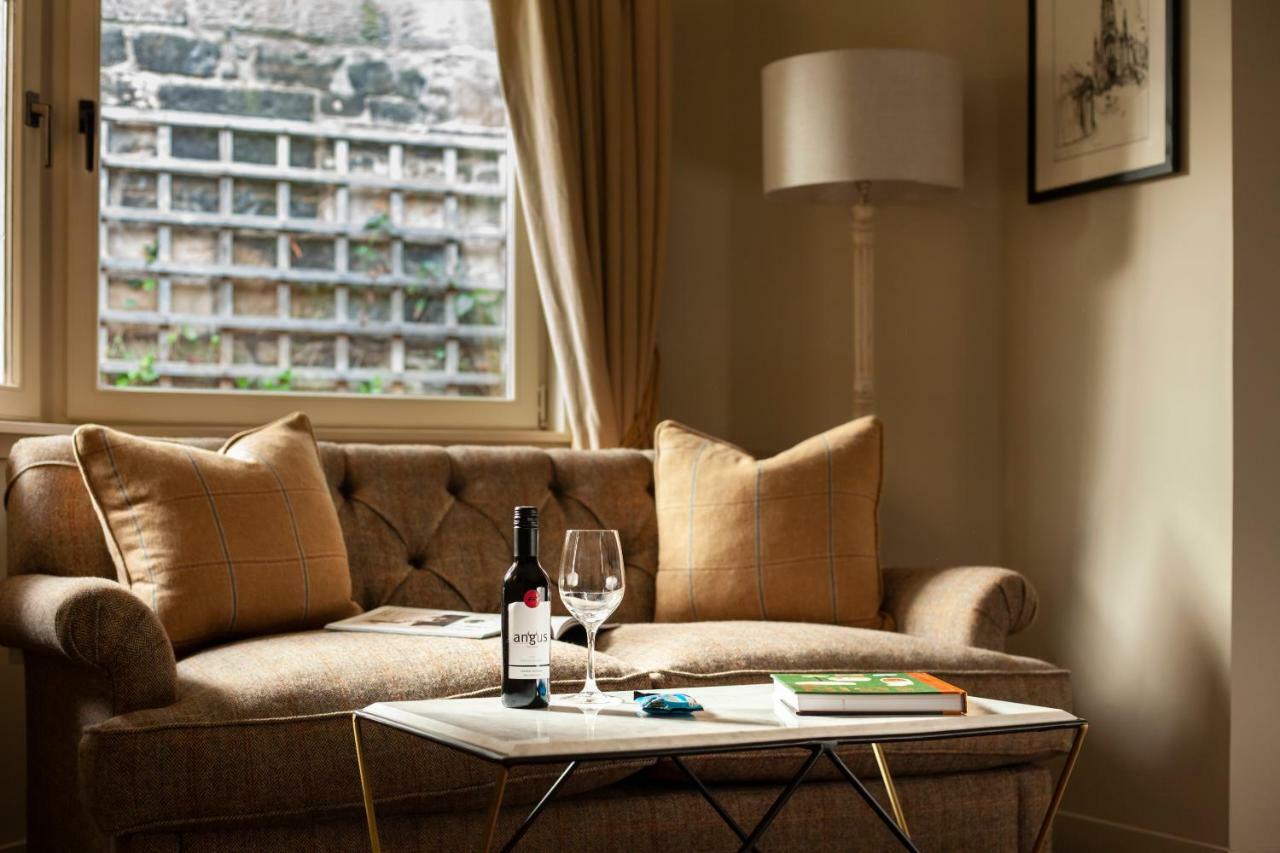 The Roseate Edinburgh - Small Luxury Hotels Of The World Exterior foto A living room at the hotel