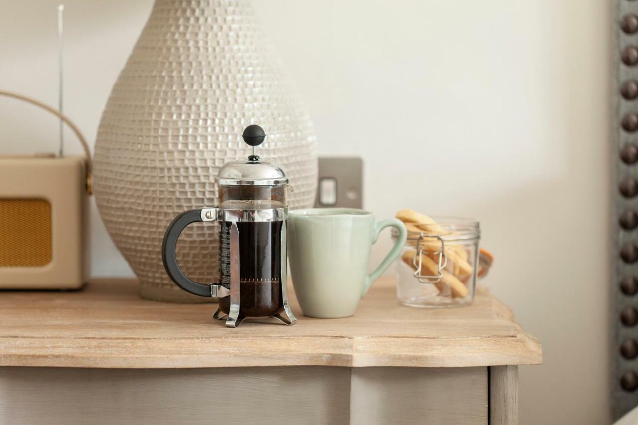 The Roseate Edinburgh - Small Luxury Hotels Of The World Exterior foto A French press