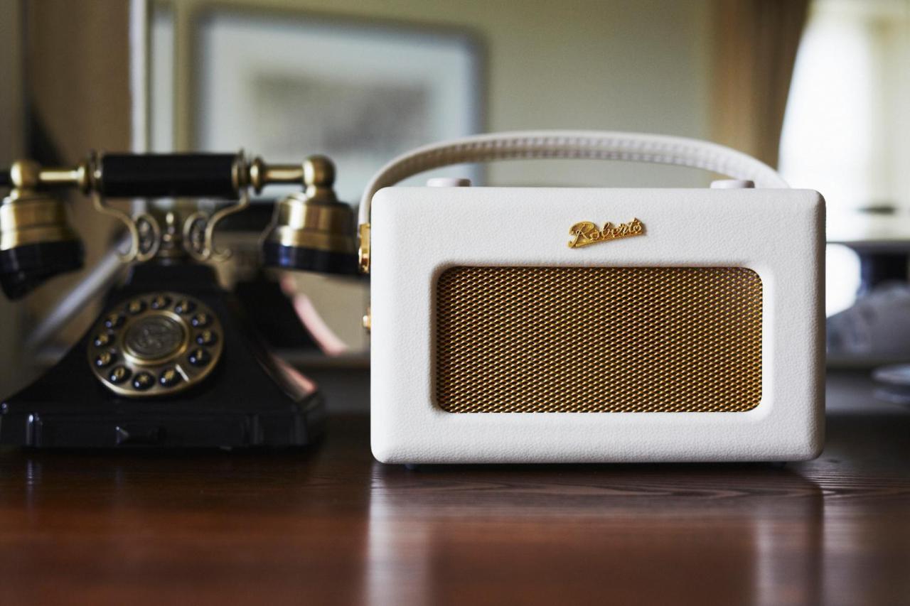 The Roseate Edinburgh - Small Luxury Hotels Of The World Exterior foto A DAB radio