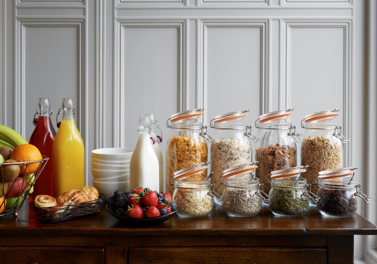 The Roseate Edinburgh - Small Luxury Hotels Of The World Exterior foto A selection of breakfast cereals